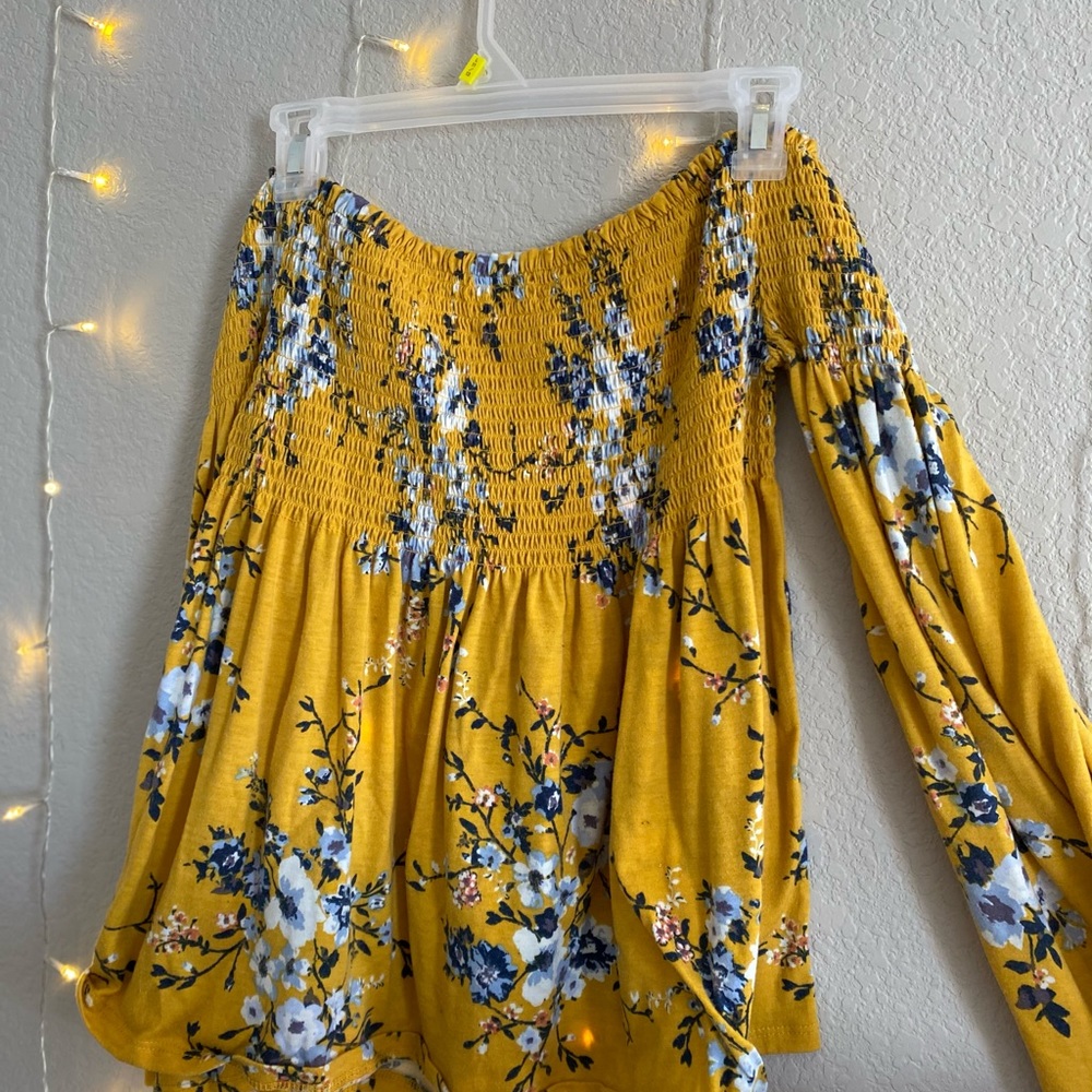Off the shoulder Shirt
